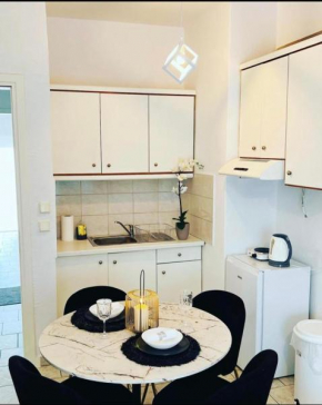 C14 Apartment 3